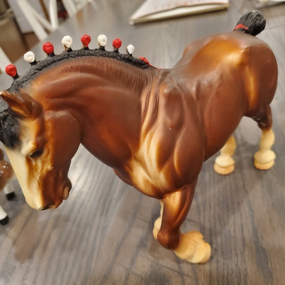 Beautiful Vintage Breyer Clydesdale Stallion With Red and White Bobs 70's -80's - Picture 6 of 12